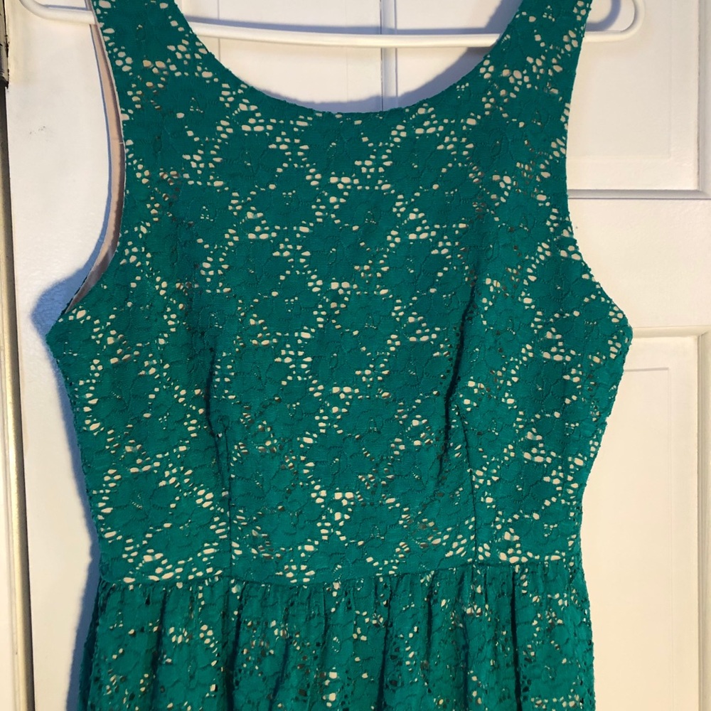 Green lace dress - Picture 2 of 5